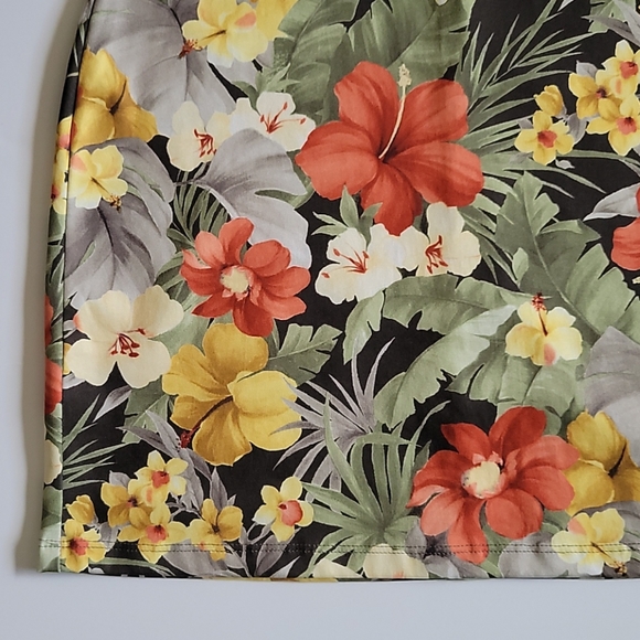 SPOILED GIRL Tropical Print Floral V-Neck Halter Dress size M - Picture 3 of 8